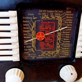 Foto inzerátu Starožitné rádio Tesla Talisman 306U, plně funkční, krásný stav po renovaci