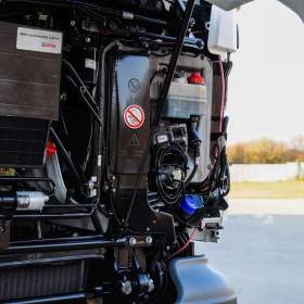 Foto inzerátu 6X4 MAN TGS 33.400 HÁKOVÝ NOSIČ KONTEJNERŮ + HYDRAULICKÁ RUKA