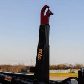 Foto inzerátu 6X4 MAN TGS 33.400 HÁKOVÝ NOSIČ KONTEJNERŮ + HYDRAULICKÁ RUKA