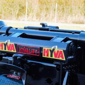 Foto inzerátu 6X4 MAN TGS 33.400 HÁKOVÝ NOSIČ KONTEJNERŮ + HYDRAULICKÁ RUKA