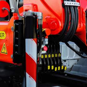 Foto inzerátu 6X4 MAN TGS 33.400 HÁKOVÝ NOSIČ KONTEJNERŮ + HYDRAULICKÁ RUKA