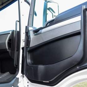 Foto inzerátu 6X4 MAN TGS 33.400 HÁKOVÝ NOSIČ KONTEJNERŮ + HYDRAULICKÁ RUKA