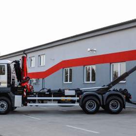 Foto inzerátu 6X4 MAN TGS 33.400 HÁKOVÝ NOSIČ KONTEJNERŮ + HYDRAULICKÁ RUKA
