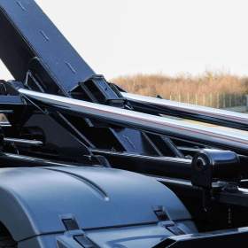 Foto inzerátu 6X4 MAN TGS 33.400 HÁKOVÝ NOSIČ KONTEJNERŮ + HYDRAULICKÁ RUKA