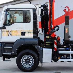Foto inzerátu 6X4 MAN TGS 33.400 HÁKOVÝ NOSIČ KONTEJNERŮ + HYDRAULICKÁ RUKA