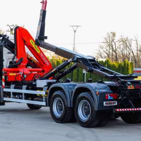 Foto inzerátu 6X4 MAN TGS 33.400 HÁKOVÝ NOSIČ KONTEJNERŮ + HYDRAULICKÁ RUKA
