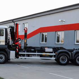 Foto inzerátu 6X4 MAN TGS 33.400 HÁKOVÝ NOSIČ KONTEJNERŮ + HYDRAULICKÁ RUKA