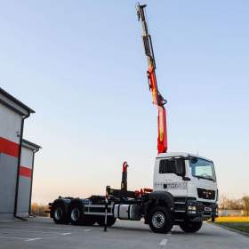 Foto inzerátu 6X4 MAN TGS 33.400 HÁKOVÝ NOSIČ KONTEJNERŮ + HYDRAULICKÁ RUKA