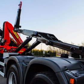 Foto inzerátu 6X4 MAN TGS 33.400 HÁKOVÝ NOSIČ KONTEJNERŮ + HYDRAULICKÁ RUKA
