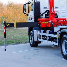 Foto inzerátu 6X4 MAN TGS 33.400 HÁKOVÝ NOSIČ KONTEJNERŮ + HYDRAULICKÁ RUKA