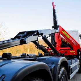 Foto inzerátu 6X4 MAN TGS 33.400 HÁKOVÝ NOSIČ KONTEJNERŮ + HYDRAULICKÁ RUKA
