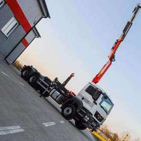 Foto inzerátu 6X4 MAN TGS 33.400 HÁKOVÝ NOSIČ KONTEJNERŮ + HYDRAULICKÁ RUKA