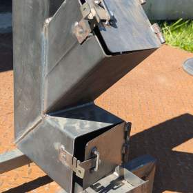Foto inzerátu Rocket stove / turbo pecek - kempinkový vařič + gril (litina)