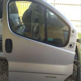 Foto inzerátu Renault Trafic 2004 Vivaro 1.9dci 74kw startér a díly
