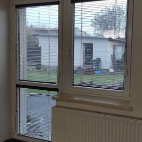 Foto inzerátu Okno s balkónovými dveřmi a okno