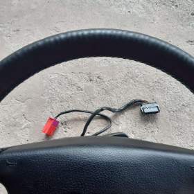 Foto inzerátu Vyhřívaný kožený volant + airbag na audi