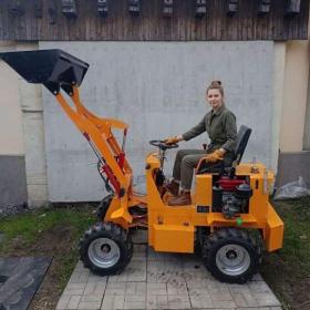 Fotka k inzerátu Kolový nakladač  / 19285164