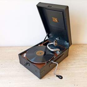 His Master’s Voice -  starožitný gramofon na kliku ze 20. let, top stav, plně funkční / 19793306