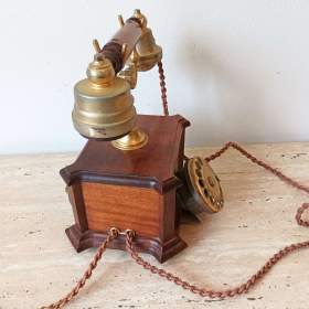 Foto inzerátu Vintage elegantní stolní telefon v krásném stavu