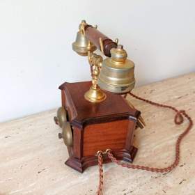 Foto inzerátu Vintage elegantní stolní telefon v krásném stavu