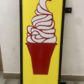 Foto inzerátu Prodám oboustranný reklamní poutač na zmrzlinu