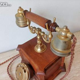 Foto inzerátu Starožitný elegantní stolní telefon v krásném stavu