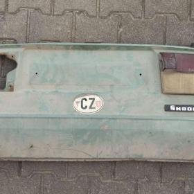 Foto inzerátu Zadni čelo na ŠKODA 105/120 s lištou a světlem.