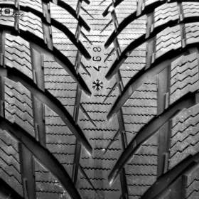 Foto inzerátu Sada nebo 2ks zimních pneu 235/45 R18: