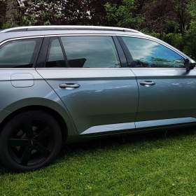 Foto inzerátu Také na splátky Škoda Superb III combi Laurin & Klement 2.0TDI DSG 4X4 140kW