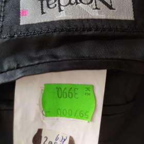 Foto inzerátu Černý pánský oblek