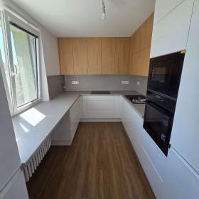Foto inzerátu Moderní kuchyně a interiéry.