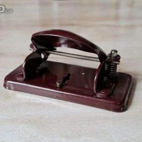 Foto inzerátu Děrovačka kancelářská vintage
