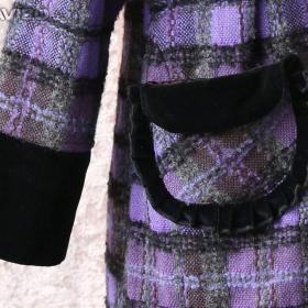 Foto inzerátu Fialový dívčí zimní kabát s černým sametem 8 let