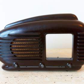 Fotka k inzerátu Bakelitová bednička pro starožitné rádio Talisman 308U, krásný stav  / 17739942