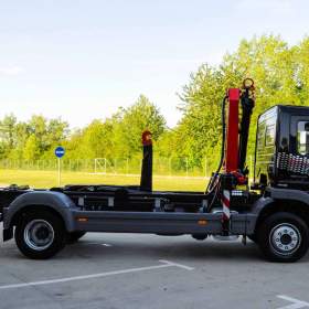 Foto inzerátu MERCEDES-BENZ ATEGO 1218 - NOVÝ HÁKOVÝ NOSIČ KONTEJNERŮ + HYDRAULICKÁ RUKA EU5