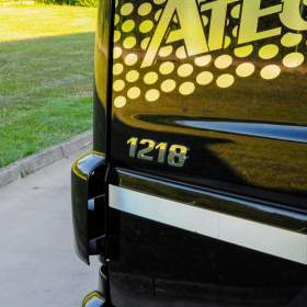 Foto inzerátu MERCEDES-BENZ ATEGO 1218 - NOVÝ HÁKOVÝ NOSIČ KONTEJNERŮ + HYDRAULICKÁ RUKA EU5