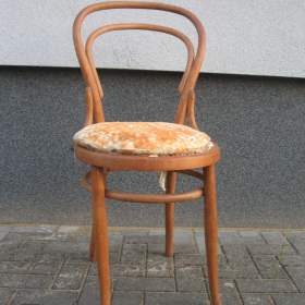 STARÁ ŽIDLE THONET - na renovaci / 19880100