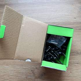 Foto inzerátu Tesařské vruty s talířovou hlavou, ČERNÝ zinek, torx +bit