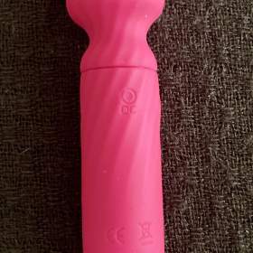Fotka k inzerátu Prodám úplně nový vibrátor Sexy Elephant, nabíjení přes USB kabel / 19013330