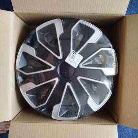 Fotka k inzerátu Poklice EStoril Silver/Black R14 / 16295939