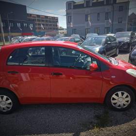 TOYOTA Yaris 1,0VVt- i Comfort ČR / 19921846