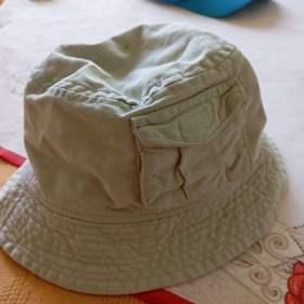Fotka k inzerátu Bavlněný klobouk na 4 roky / 15748152