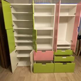 Foto inzerátu Prodám dětskou variabilní nábytkovou stěnu STUVA