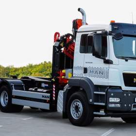 Foto inzerátu MAN TGS 28.320 HÁKOVÝ NOSIČ KONTEJNERŮ + HYDRAULICKÁ RUKA