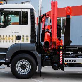 Foto inzerátu MAN TGS 28.320 HÁKOVÝ NOSIČ KONTEJNERŮ + HYDRAULICKÁ RUKA