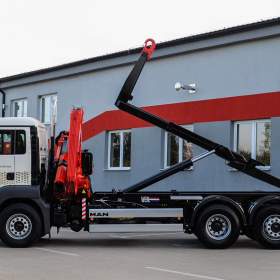 Foto inzerátu MAN TGS 28.320 HÁKOVÝ NOSIČ KONTEJNERŮ + HYDRAULICKÁ RUKA