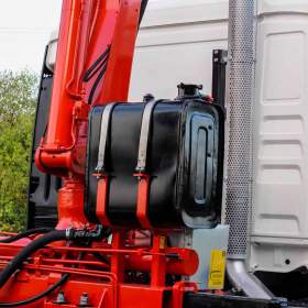 Foto inzerátu MAN TGS 28.320 HÁKOVÝ NOSIČ KONTEJNERŮ + HYDRAULICKÁ RUKA