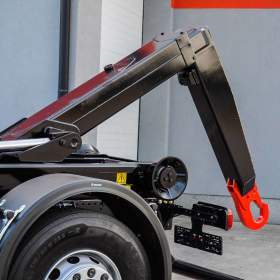 Foto inzerátu MAN TGS 28.320 HÁKOVÝ NOSIČ KONTEJNERŮ + HYDRAULICKÁ RUKA