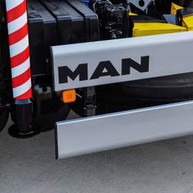 Foto inzerátu MAN TGS 28.320 HÁKOVÝ NOSIČ KONTEJNERŮ + HYDRAULICKÁ RUKA