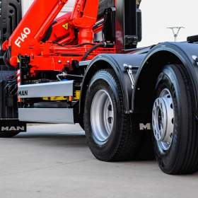 Foto inzerátu MAN TGS 28.320 HÁKOVÝ NOSIČ KONTEJNERŮ + HYDRAULICKÁ RUKA